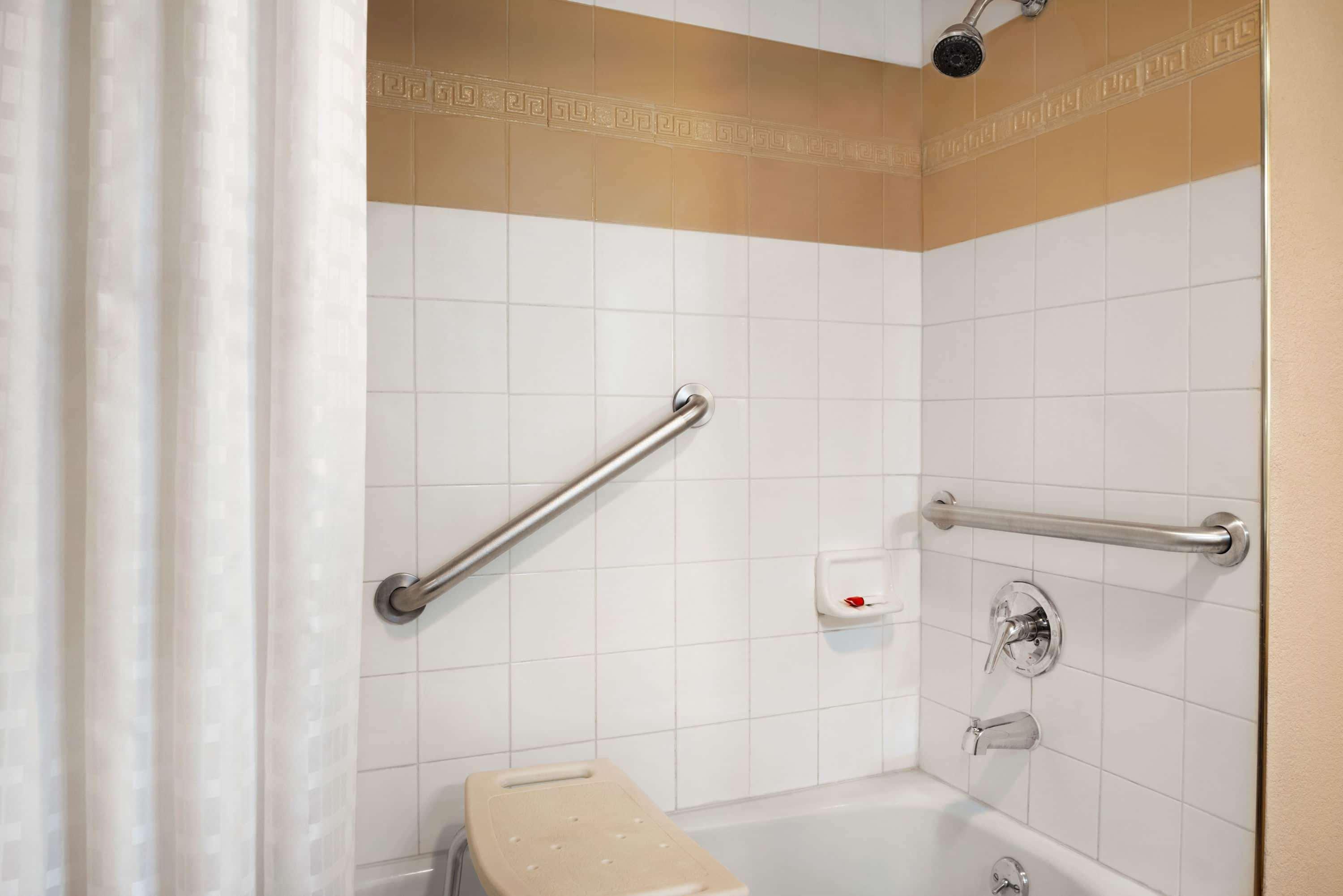 Hotel Super 8 By Wyndham Des Moines Esterno foto