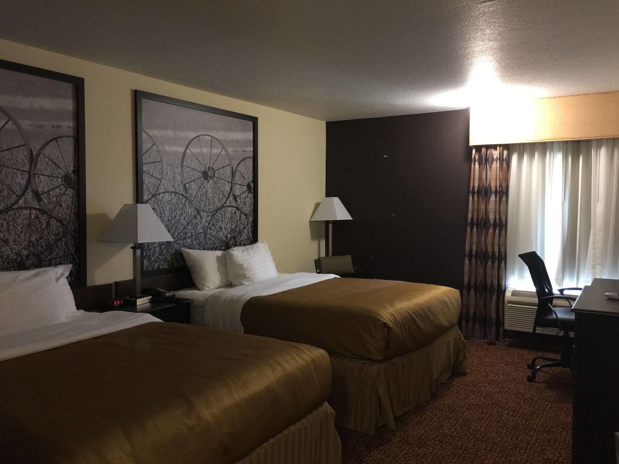 Hotel Super 8 By Wyndham Des Moines Esterno foto