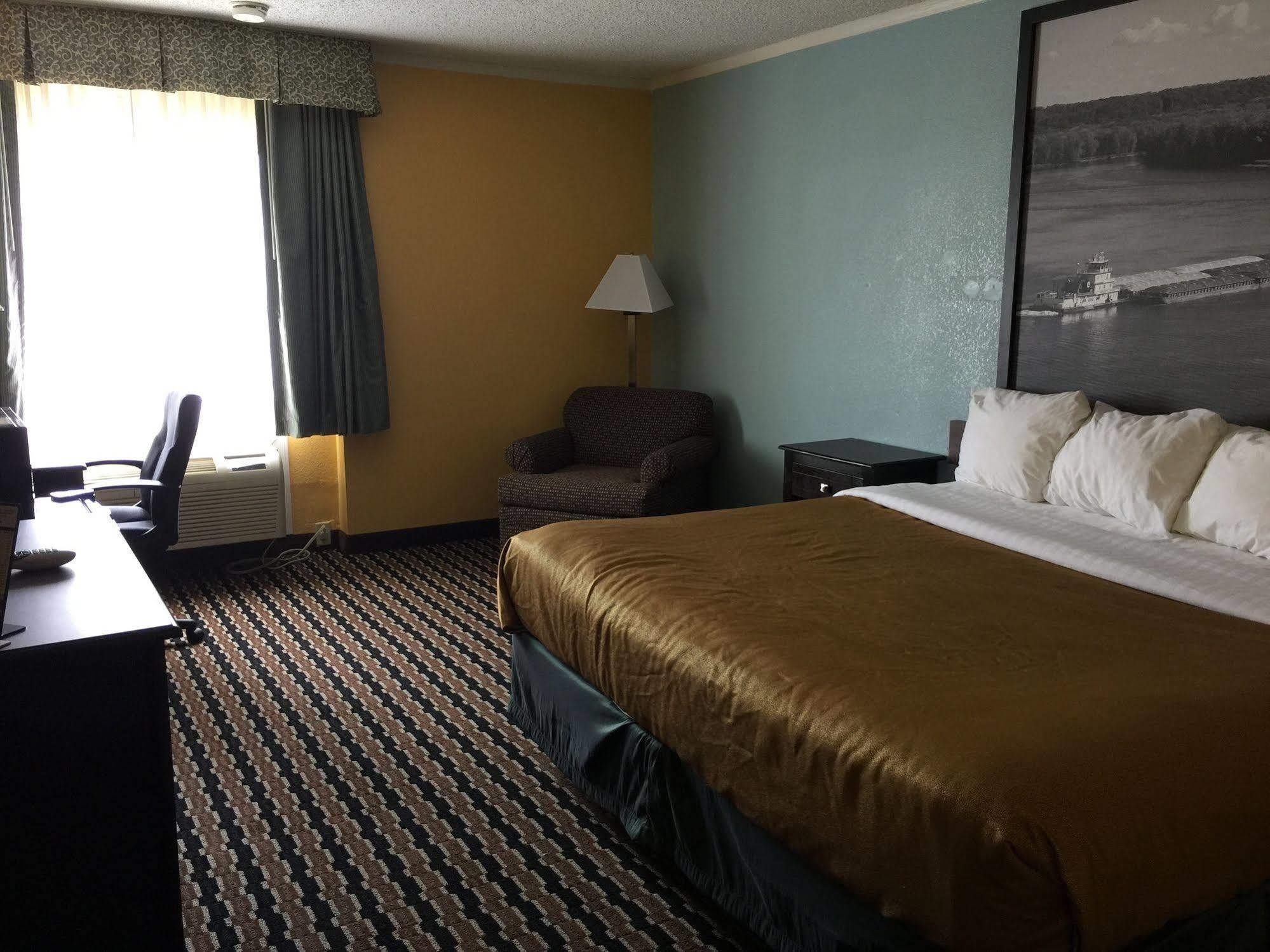 Hotel Super 8 By Wyndham Des Moines Esterno foto
